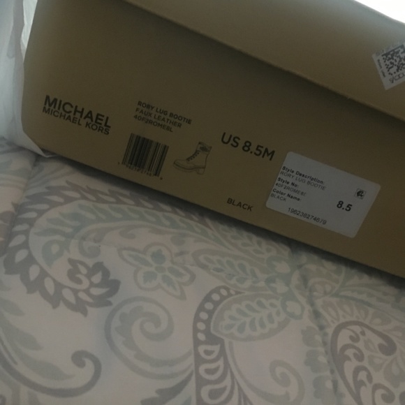 Micheal Kors Boots - Picture 2 of 2